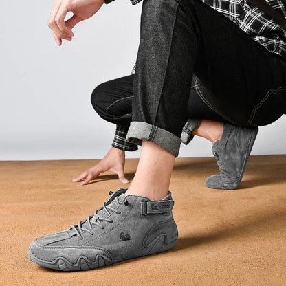 Chaussures de marche en cuir pour hommes, nouvelles bottes de luxe décontractées pour l'extérieur, baskets montantes à la mode, chaussures romaines, bottes de moto, 2025