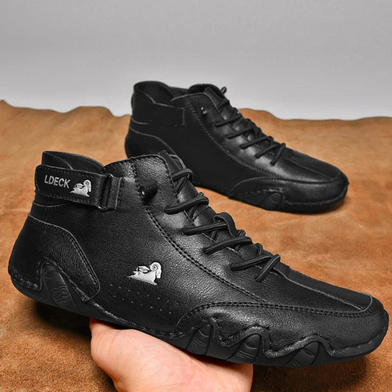 Chaussures de marche en cuir pour hommes, nouvelles bottes de luxe décontractées pour l'extérieur, baskets montantes à la mode, chaussures romaines, bottes de moto, 2025